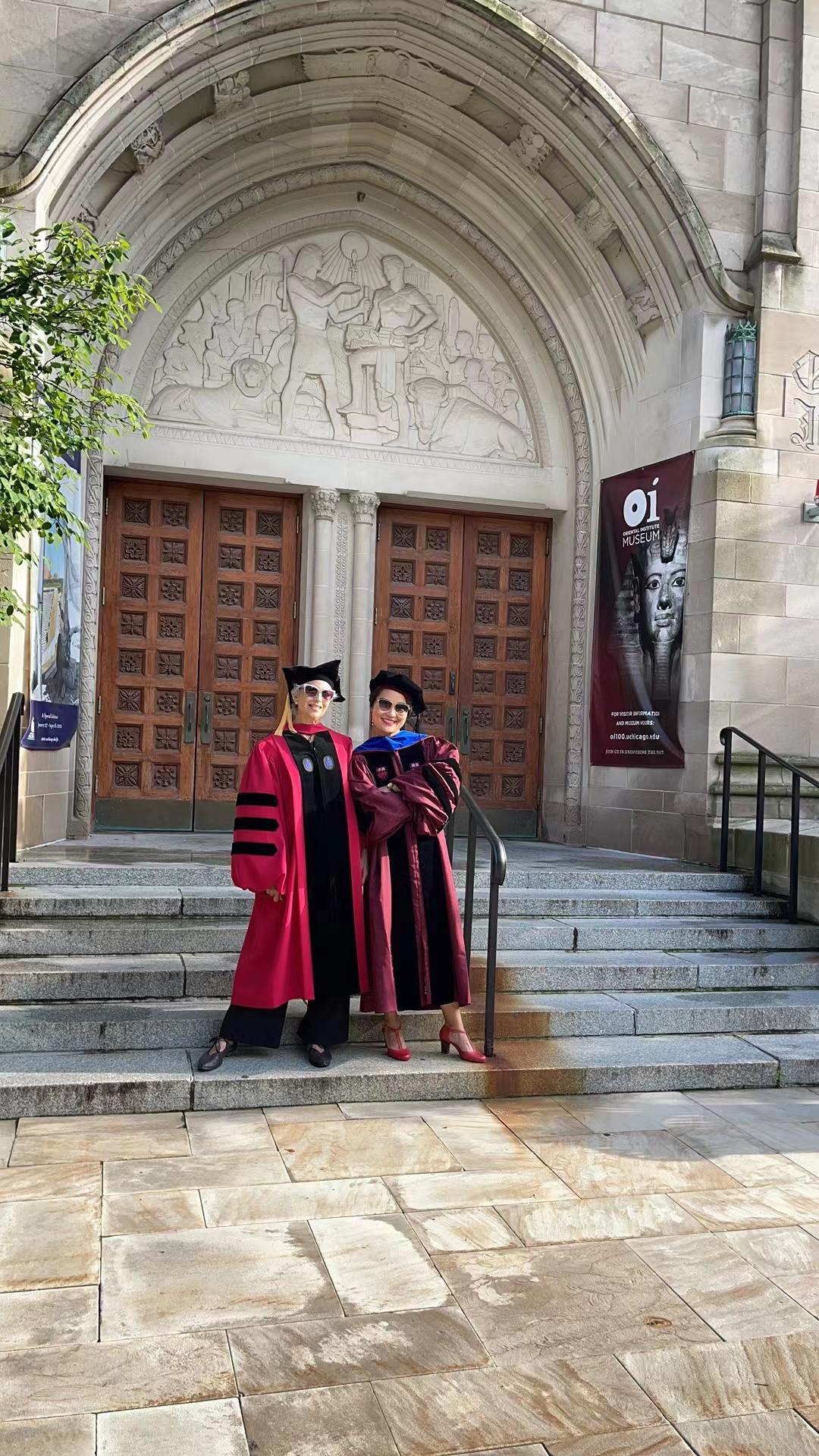 Yiren celebrates her doctoral graduation with Prof. Zeitlin on the steps of the Oriental Insitute.